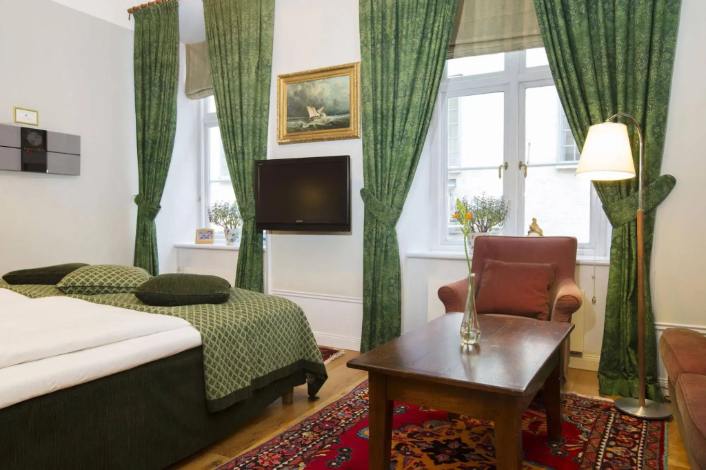 Victory Hotel