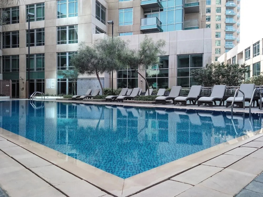 Luxury Redefined 1BR in the Heart of Downtown Dubai!