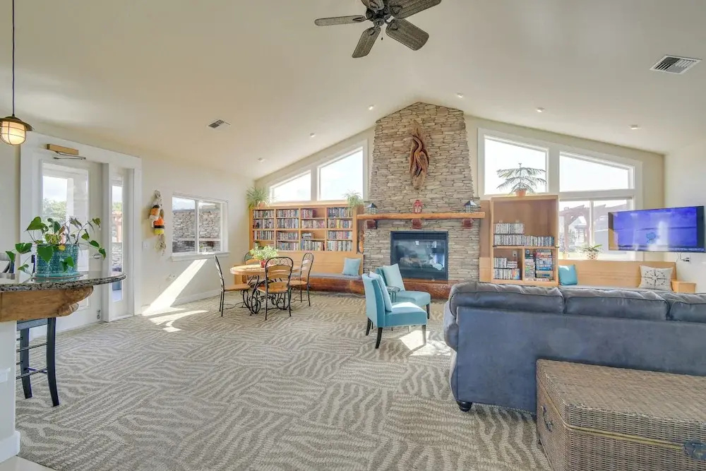 Beach Access & Community Perks! Westport Hideaway