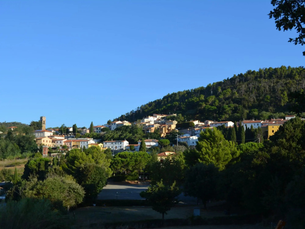 Escape in Rosignano Hills