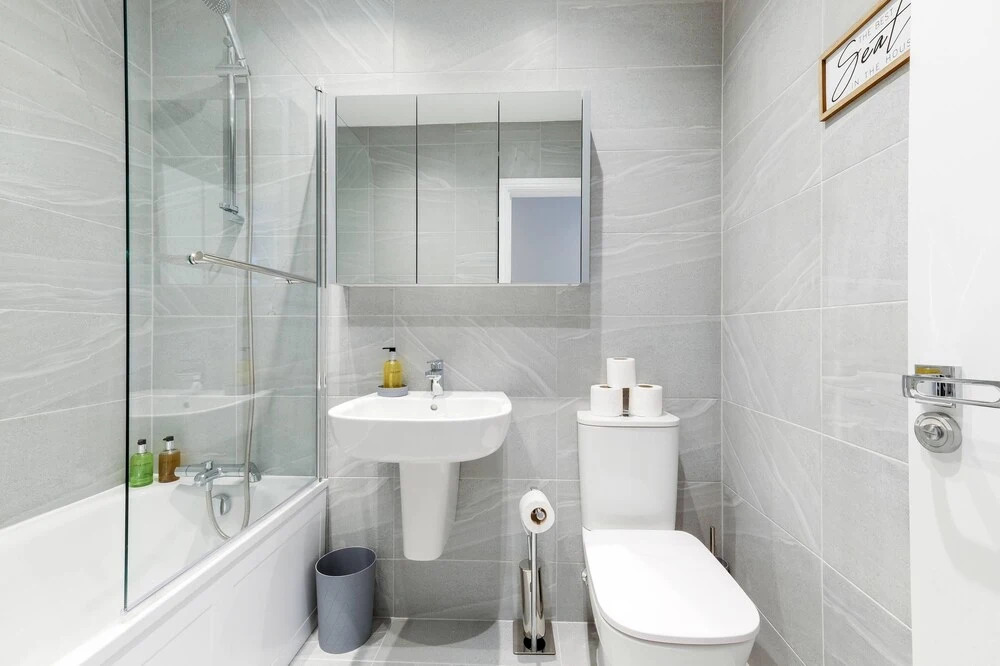 The Modern Apartments - 2 Bedroom with Parking by 360Stays