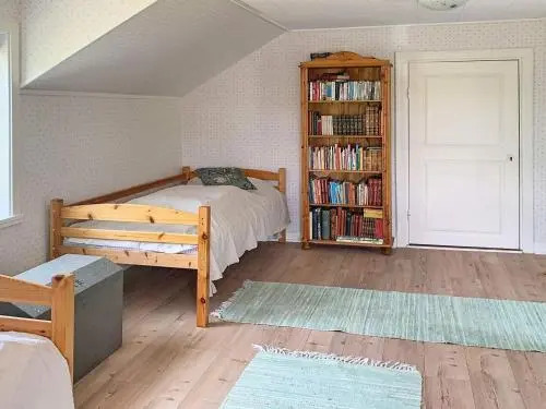 Three-Bedroom Holiday home in Gamleby 2