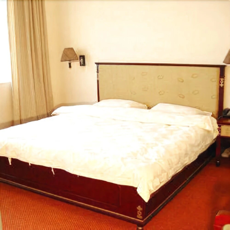 City Comfort Inn Hotel (Maoming Dianbai District People's Hospital Wanda Plaza)