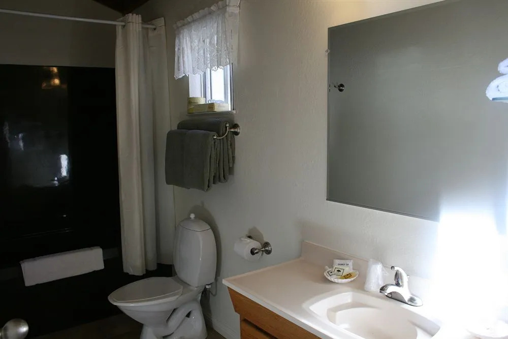 Fort Ross Lodge