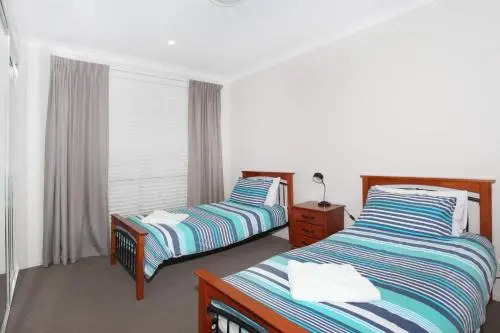 59 Banksia Avenue Coolum Beach - Pet Friendly, Linen included, 500 BOND