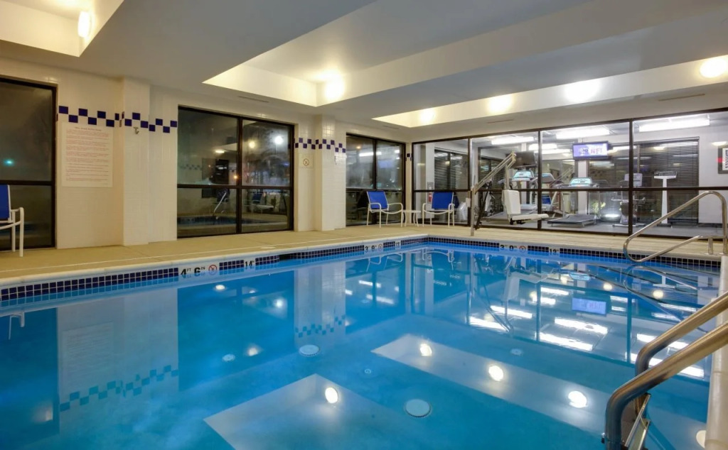 Holiday Inn Express Hotel & Suites Meadowlands Area by IHG