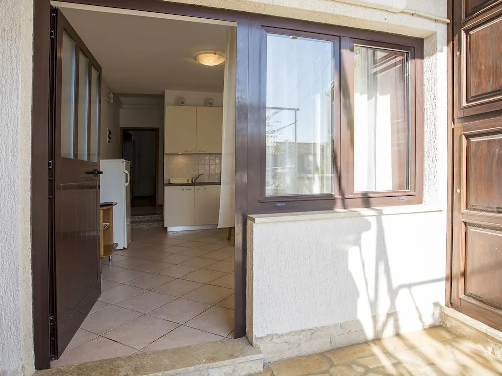 Apartment 51