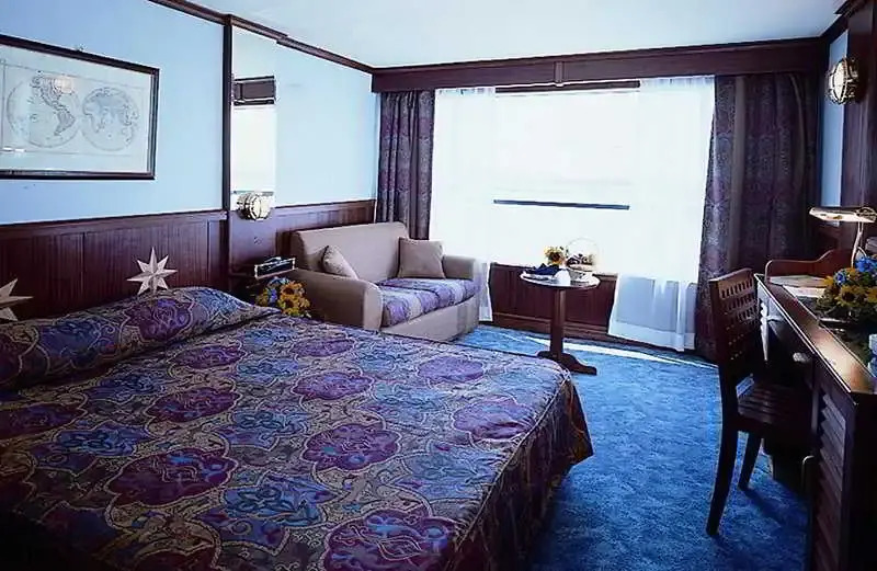 Magic Nile Cruiser Boat