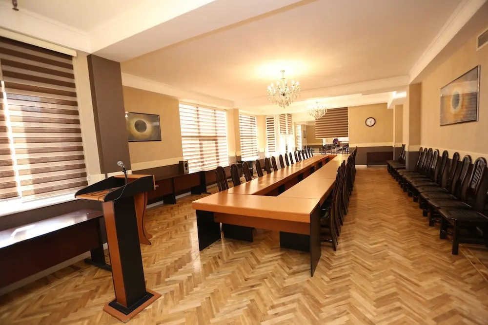 GREEN PARK HOTEl