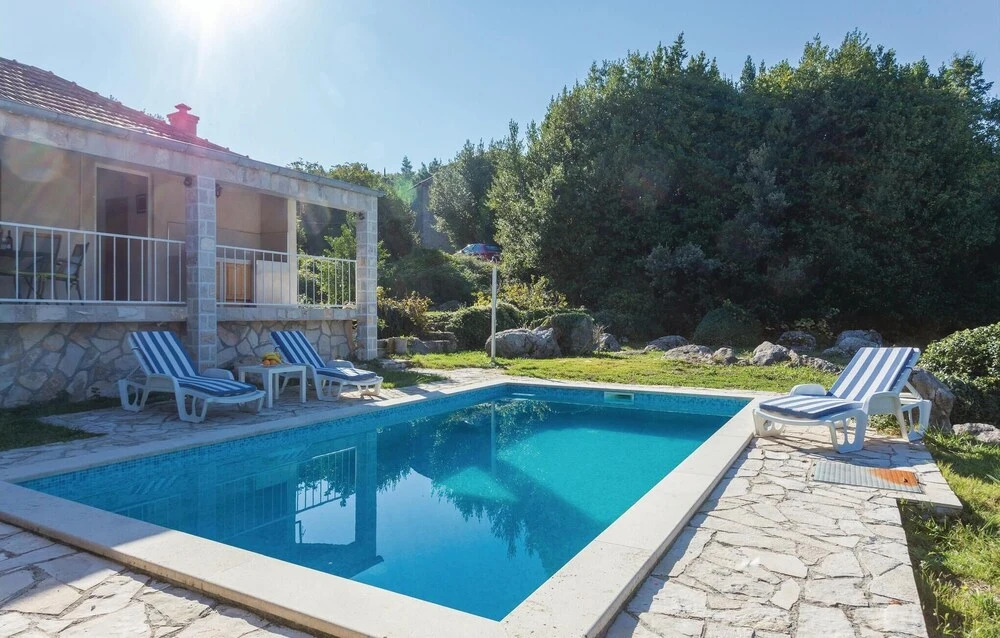 Beautiful Home in Radovcici With Wifi and 2 Bedrooms