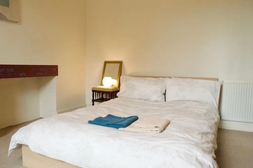 Central 3 Bedroom Flat