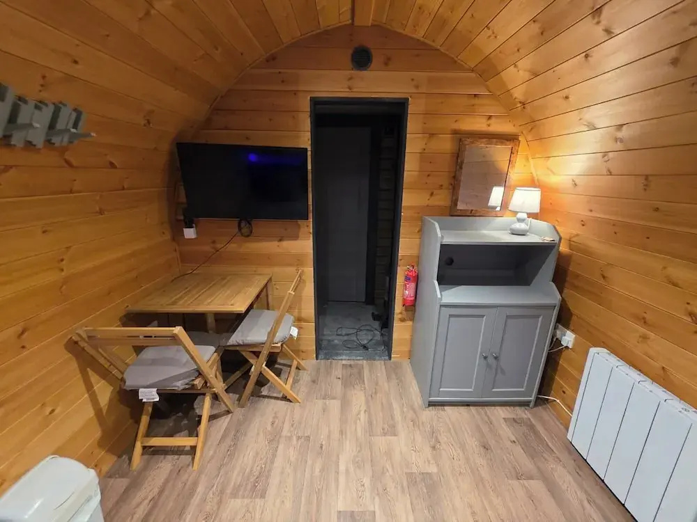Tall Pines Lodge - Dog Friendly, Nr Sutton on Sea