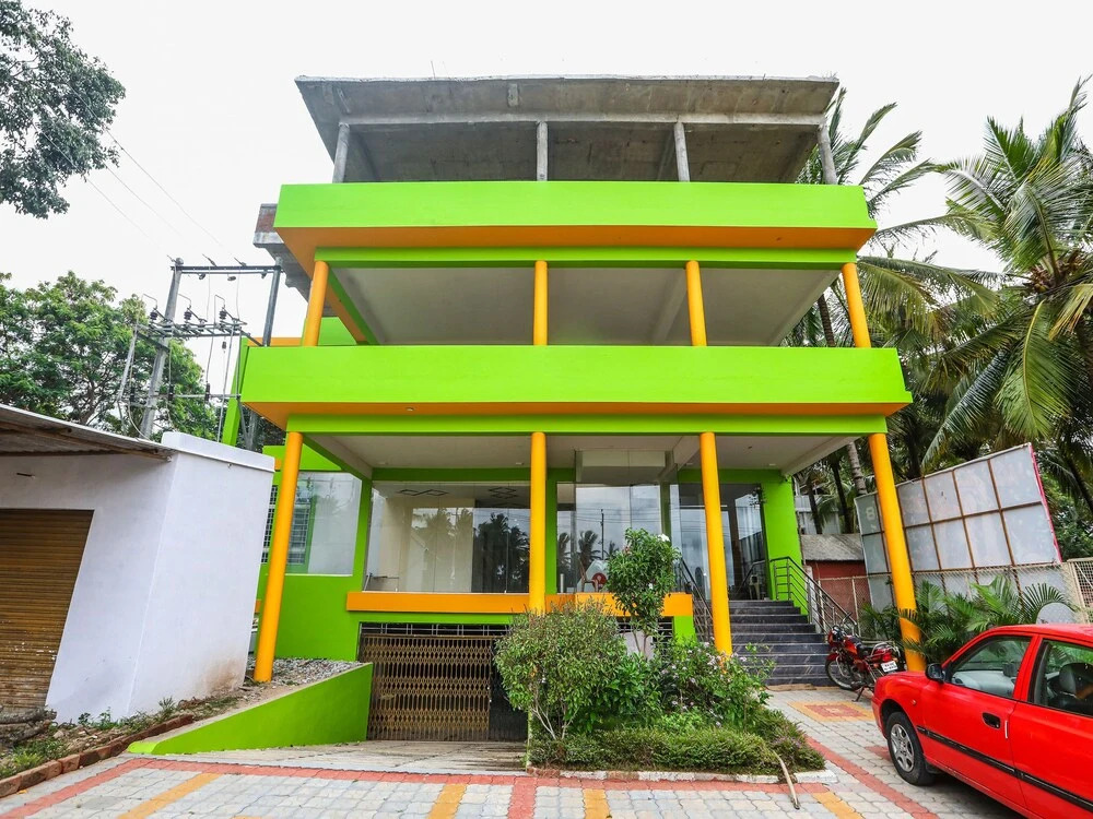 OYO 15843 SJ Residency