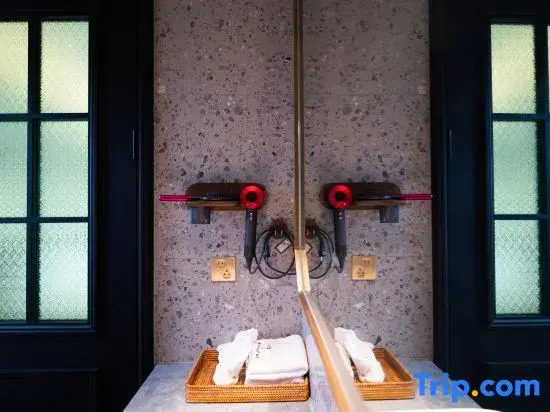 Tonglu Baobao Homestay (Shenao Ancient Village)