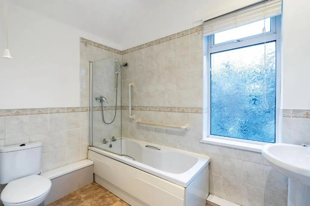 Contractor and Family House & Free Parking & Garden