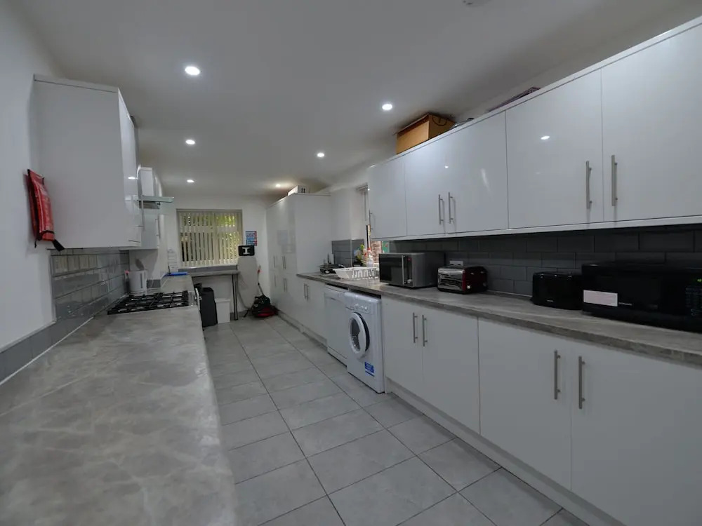 Enticing Holiday Home in Coventry With Garden