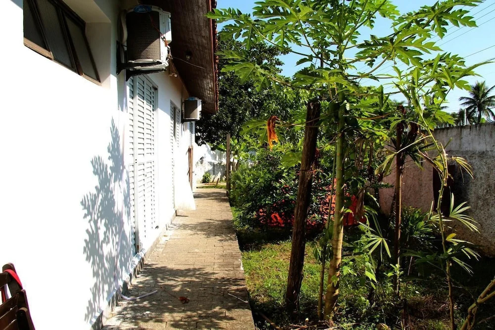 Tombo Beach Home Stay
