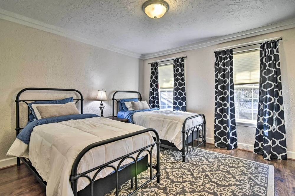 Milwaukie Vacation Rental w/ Backyard, Office