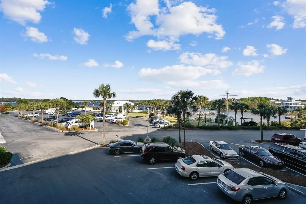 Recently Renovated 2bd, Sleeps 6 Pinnacle Port, W/ Boat Ramp 2 Bedroom Condo by RedAwning