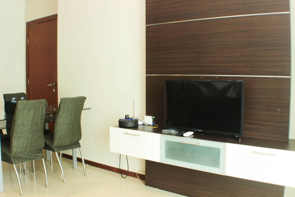 Comfy and Great Location 2BR Apartment at Thamrin Residence By Travelio