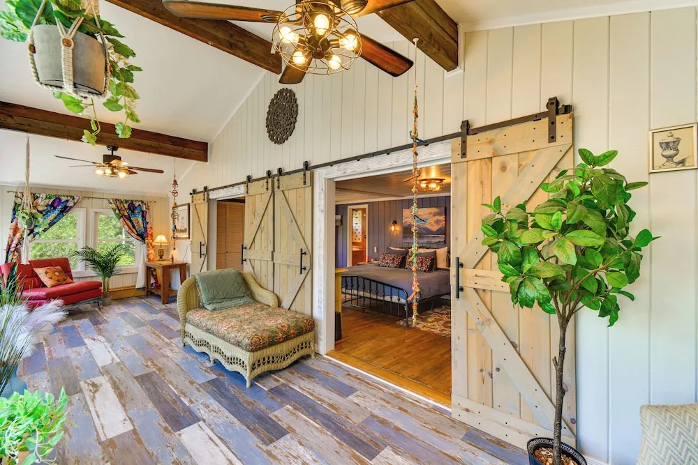 Remodeled Lake Cabin, Stunning Mtn View, New Patio