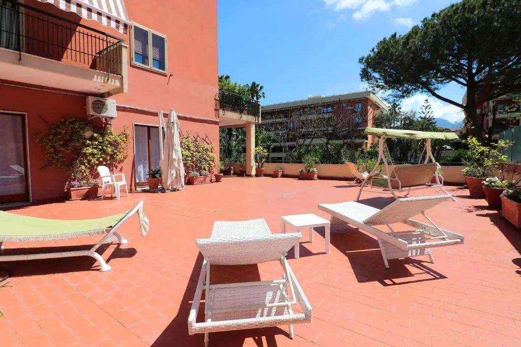 La Terrazza Parco Lauro Apartment