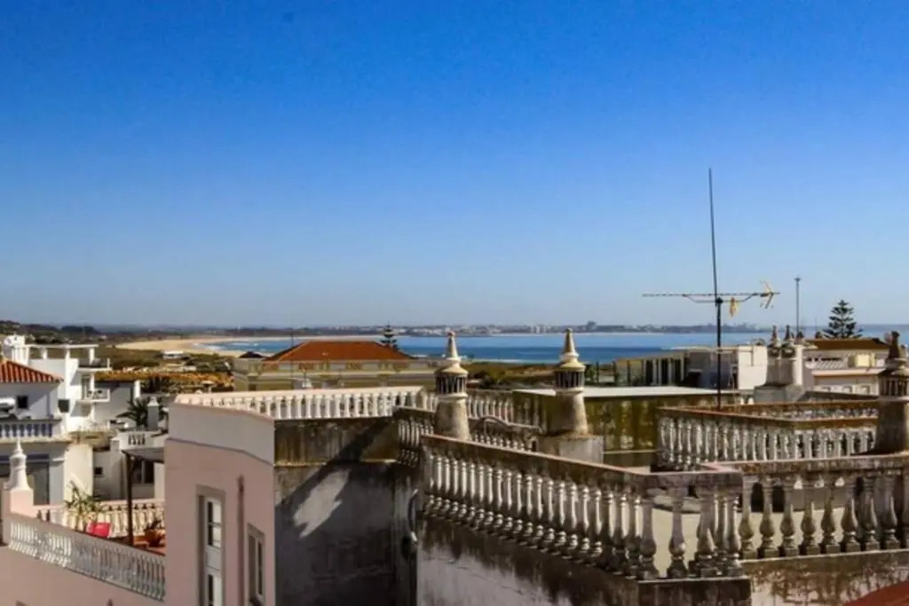 Townhouse w Beautiful terrace - 360 degrees views!