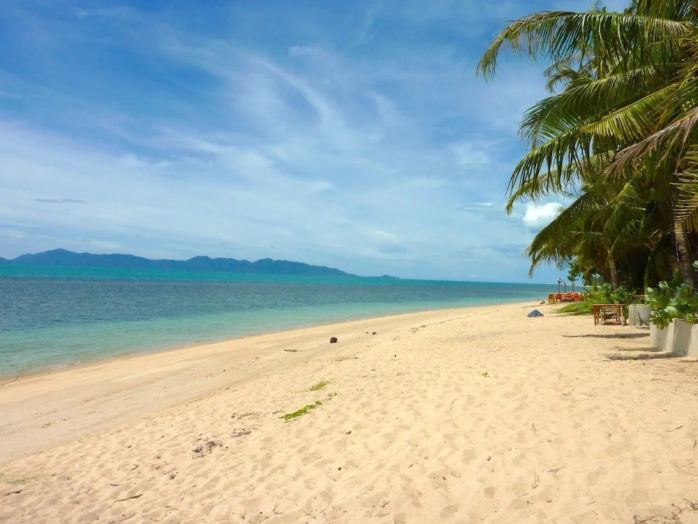 Luxurious Thai-Style Villa with a Swimming Pool Just 20 Meters from Beach Access