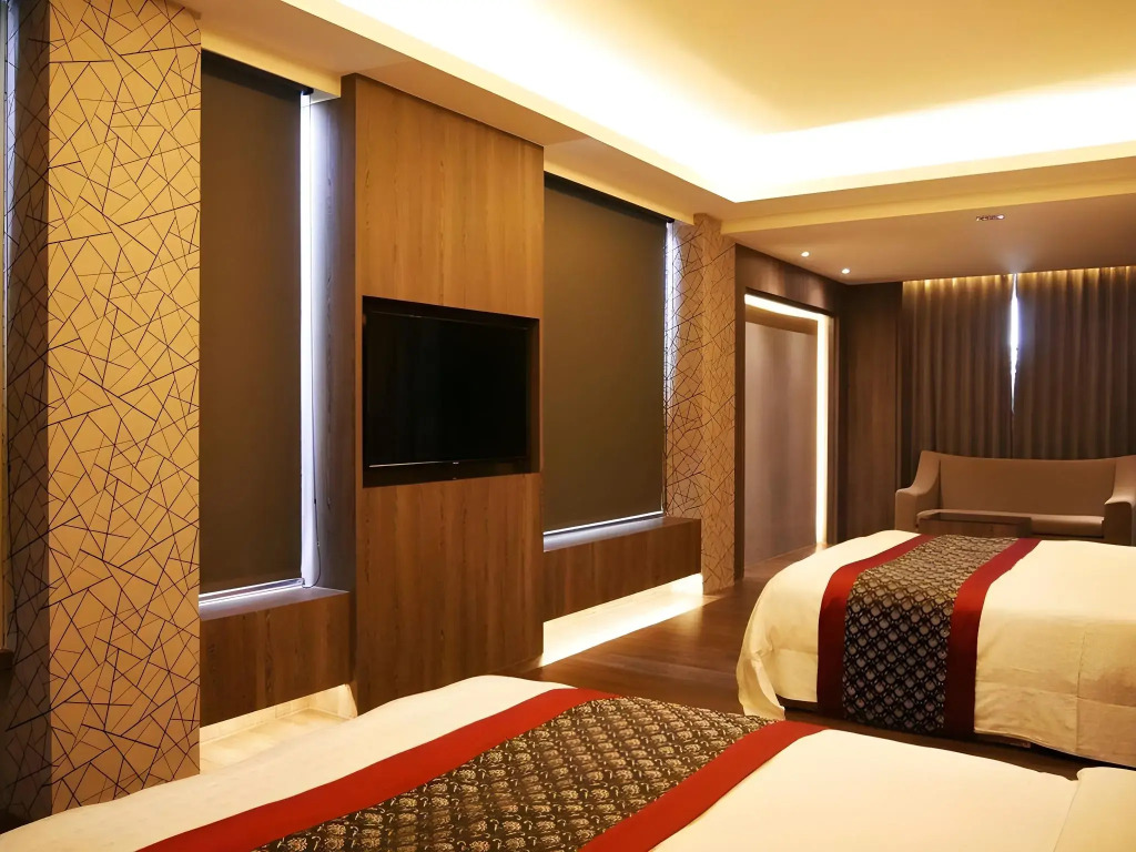 Refinement Motel