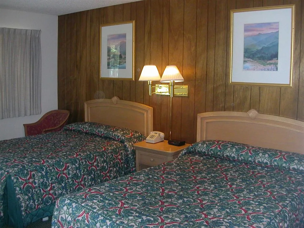 Green Lantern Motel