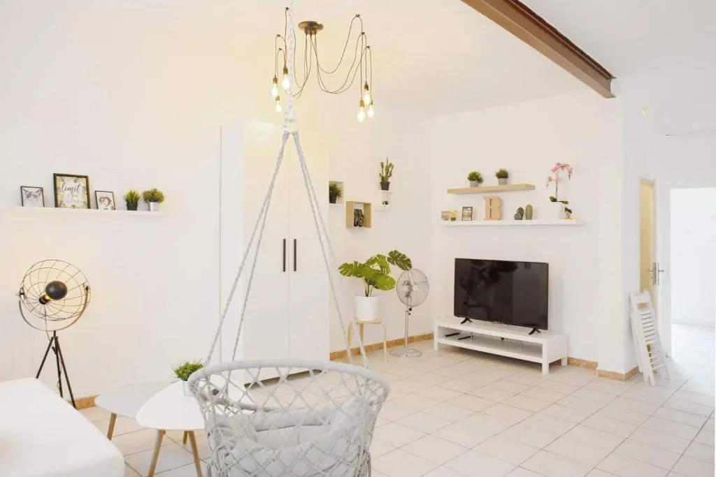 GregBnb-com - T2 Cocooning et chaise hamac -10min Gare