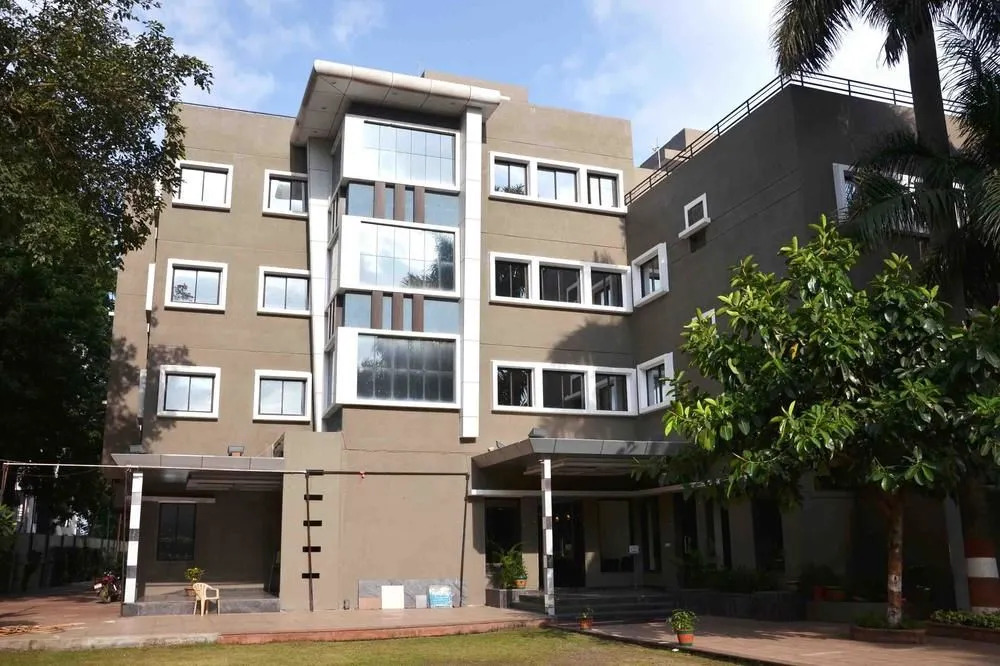 FabHotel Bee Town