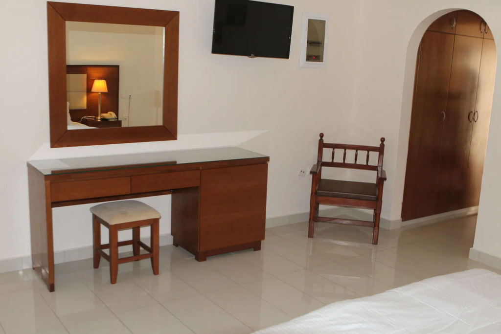 Paleos Hotel Apartments