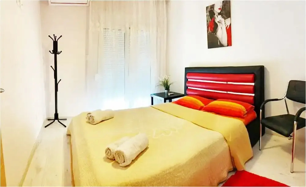 Monad Apartment Sapfous