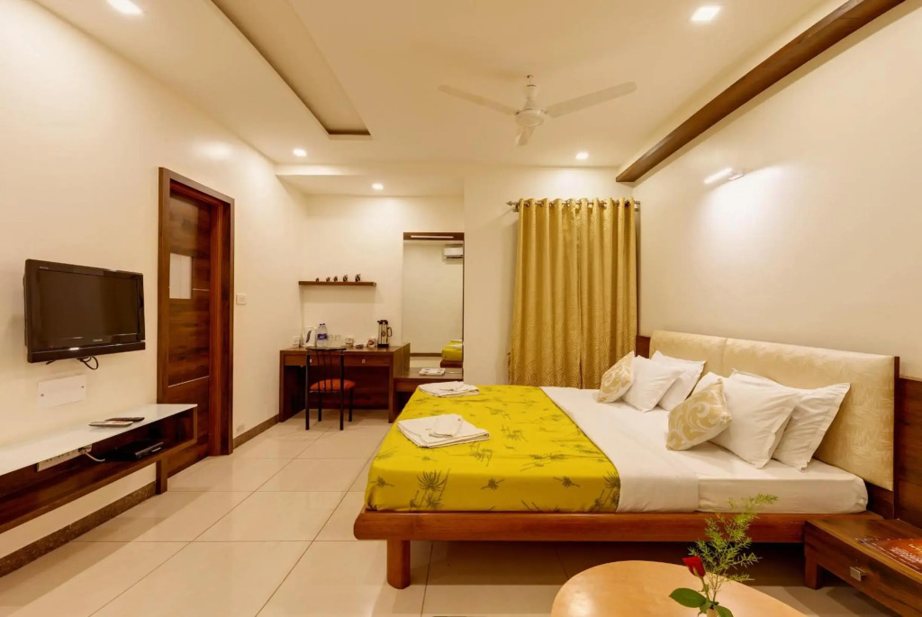 Hotel Woodland Kolhapur