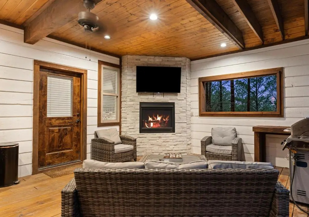 Meant To Bee! New 2 Bedroom, 2 Bath, Sleeps 8! Ping Pong & Shuffle Board
