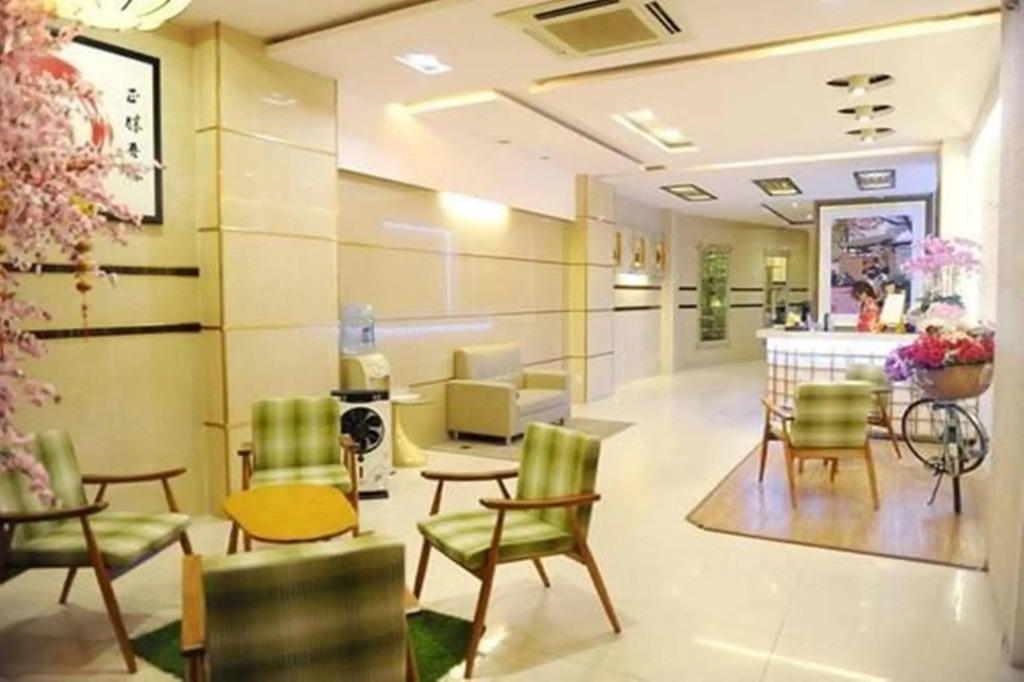 Thuy Sakura Hotel & Serviced Apartment