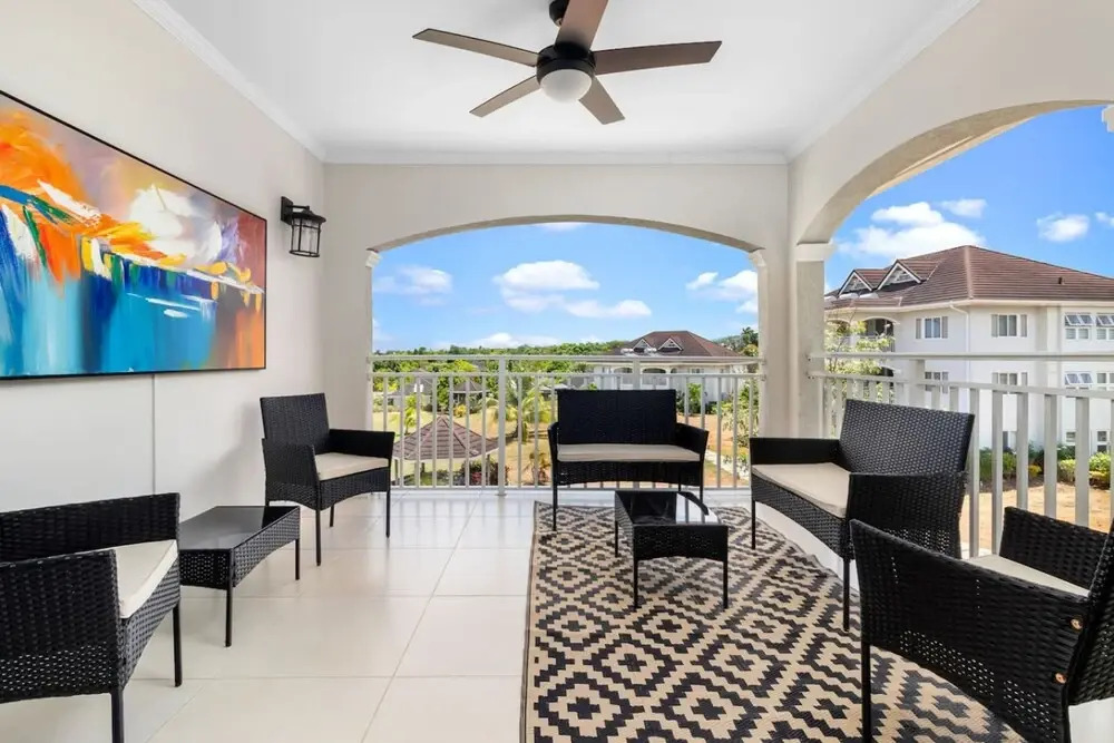 3rd Floor Condo Richmond Estate Beach Access Pool