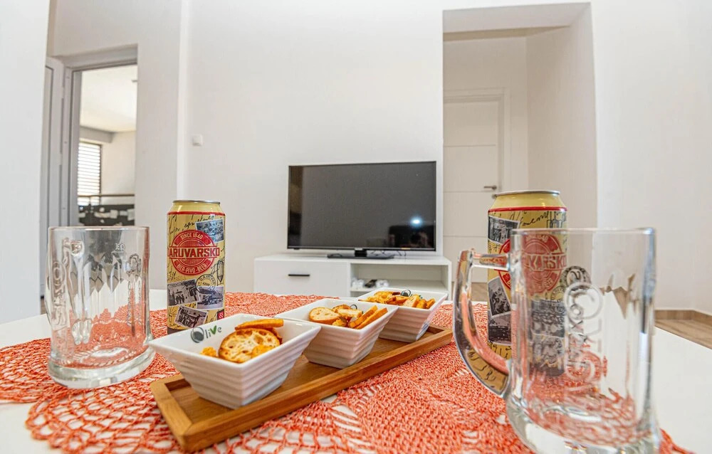 Nice Apartment in Brodarica With Wifi and 2 Bedrooms