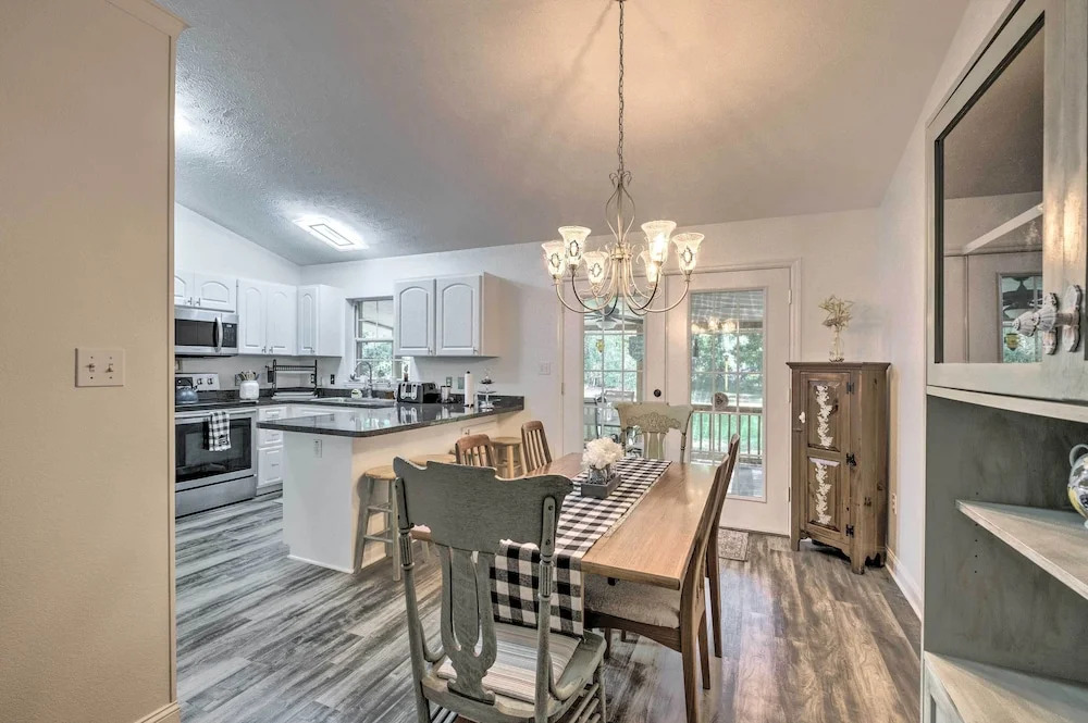 Serene Old Town Getaway Near Suwannee River!