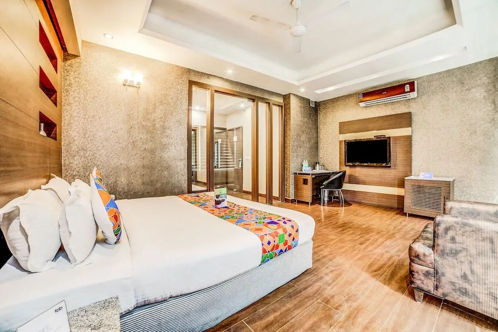 Fabhotel Aqua