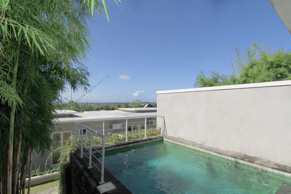 巴厘岛艾里金巴兰努安萨帖木儿科里比诺阿酒店(Airy Premier Jimbaran Nuansa Timur Kori Bali)
