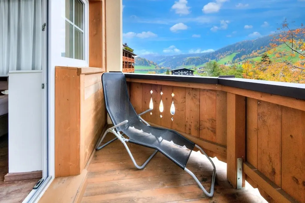 Ski-in/ski-out Brunner Apartment Top 2
