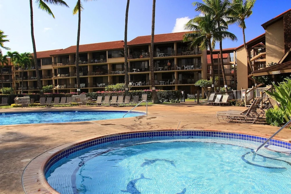 Papakea #e207 1 Bedroom Condo by RedAwning
