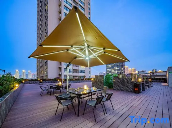 Xi'an Sende Hotel (Chang'an University Wenyi Road Metro Station Branch),