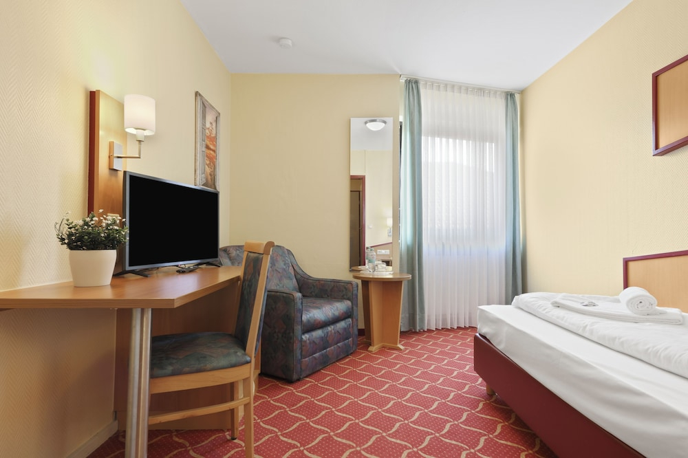 XZLLENZ light Hotel