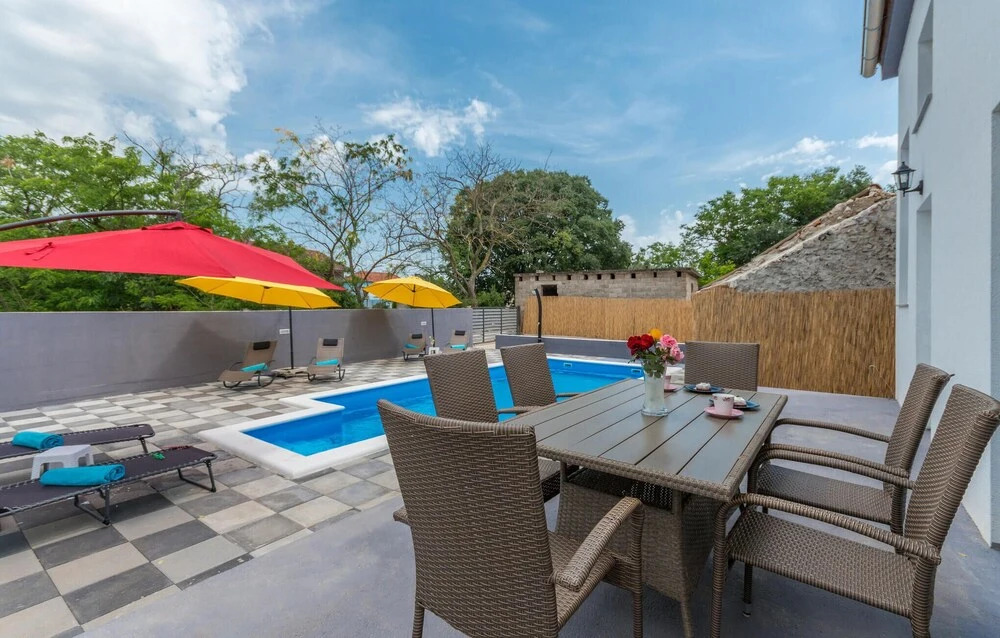 Gorgeous Home In Rastane Donje
