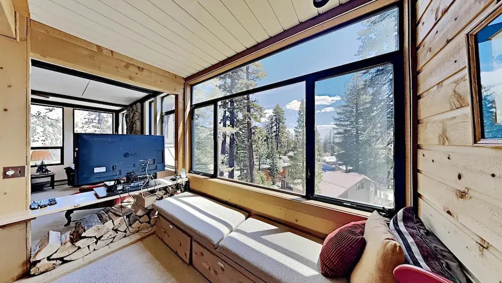 543 2 Bedroom Condo