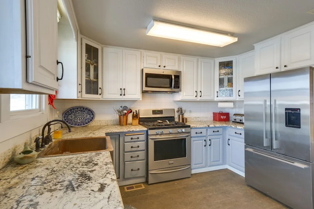 Jefferson Home w/ Mountain Views & Horse Pastures