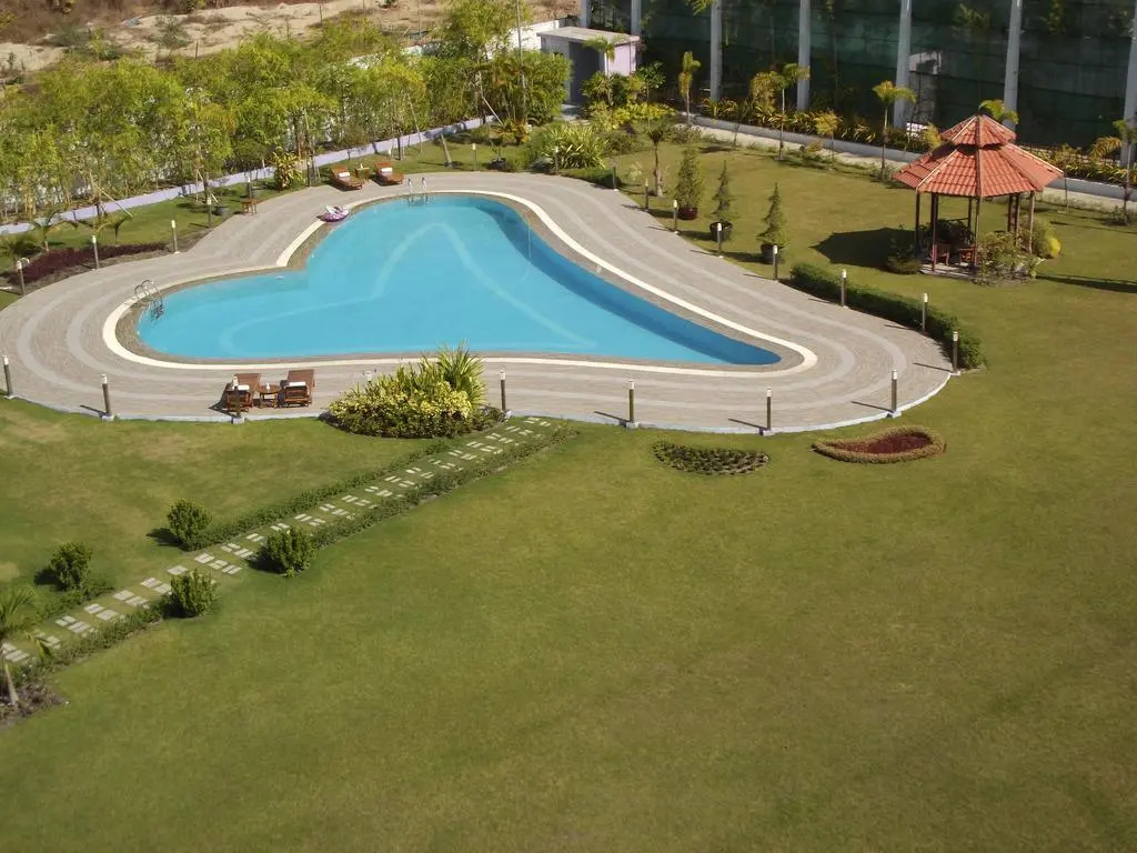 Famous Parami Hotel